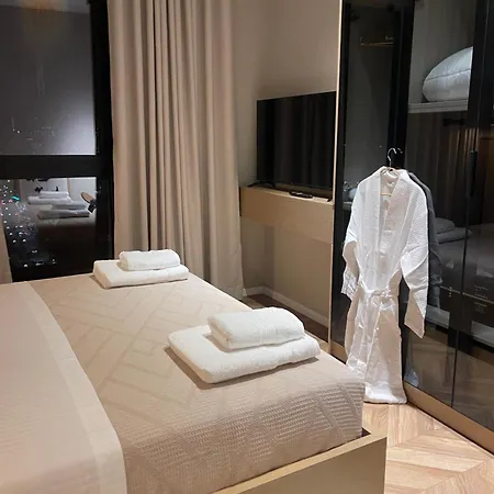 Aparthotel Square Garden 4*