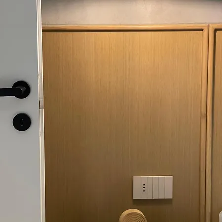 Ξενοδοχείο με διαμερίσματα Square Garden