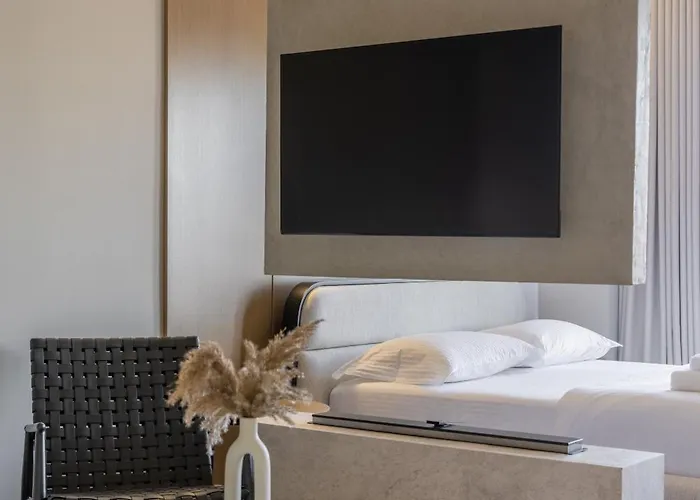 Square Garden Tirana