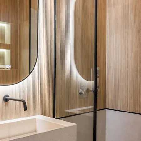 Square Garden 4* Тирана