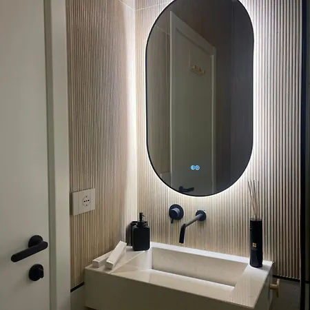 מלון דירות Square Garden