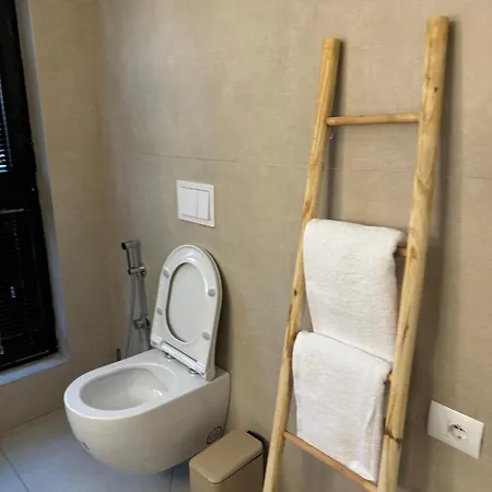 מלון דירות Square Garden